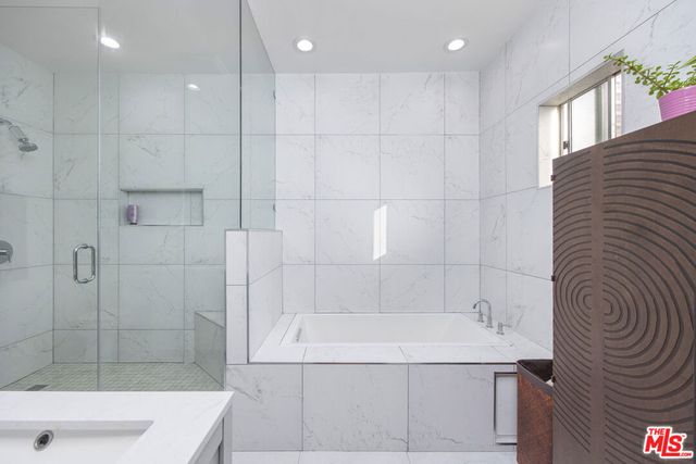 11723 Goshen Avenue 302, Los Angeles, CA 90049