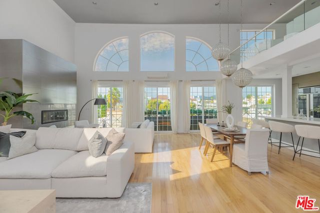 11723 Goshen Avenue 302, Los Angeles, CA 90049