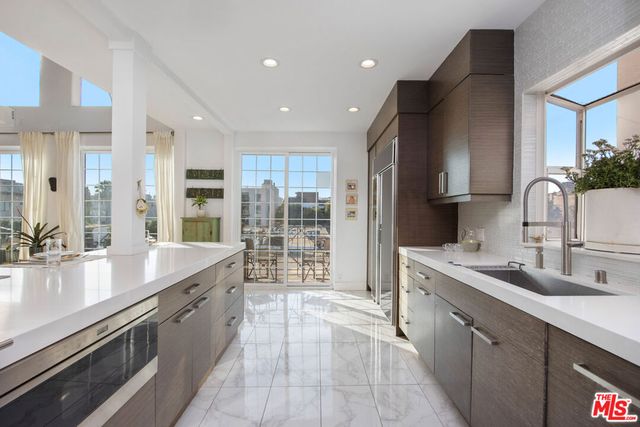 11723 Goshen Avenue 302, Los Angeles, CA 90049