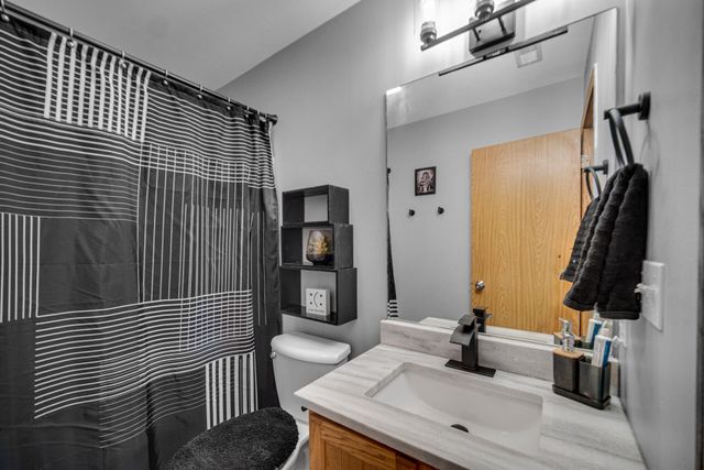 491 Pheasant Run Drive, Hobart, IN 46342