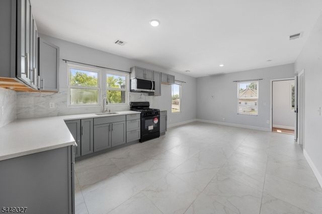 476 Bloy St, Hillside Twp., NJ 07205
