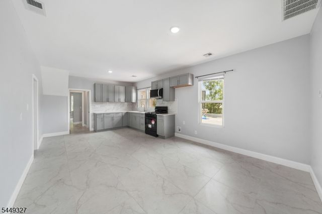 476 Bloy St, Hillside Twp., NJ 07205