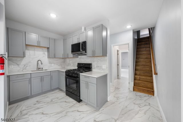 476 Bloy St, Hillside Twp., NJ 07205