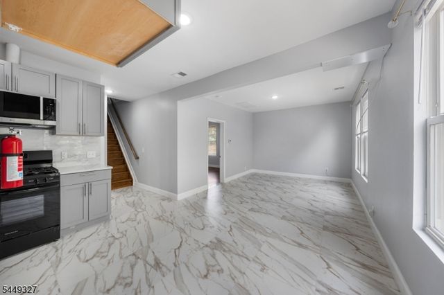 476 Bloy St, Hillside Twp., NJ 07205