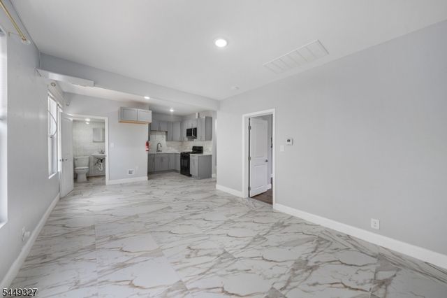 476 Bloy St, Hillside Twp., NJ 07205