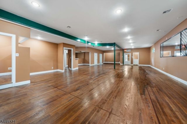476 Bloy St, Hillside Twp., NJ 07205