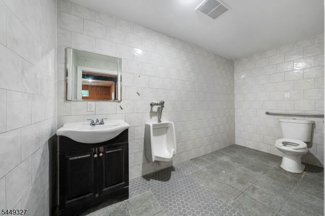 476 Bloy St, Hillside Twp., NJ 07205