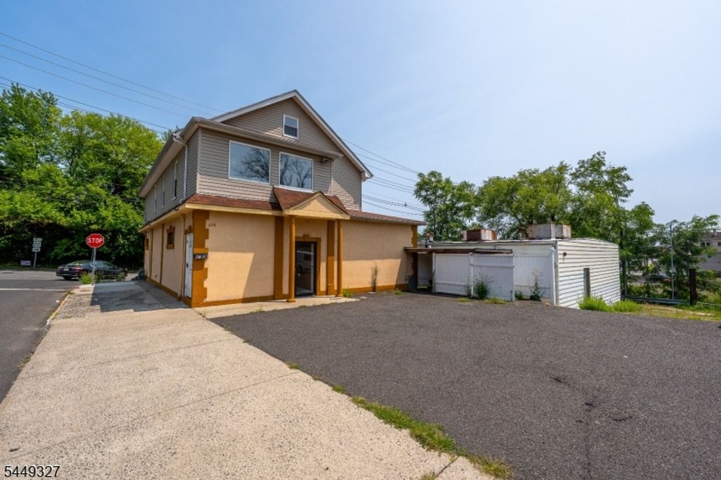 476 Bloy St, Hillside Twp., NJ 07205