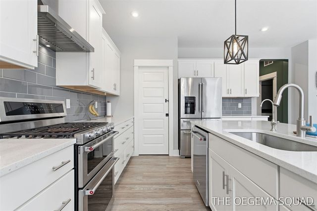 13711 Harrington Landing, Holland, MI 49424