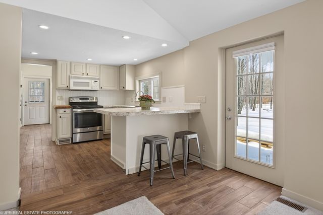 6811 116th Avenue, Ganges Twp, MI 49408