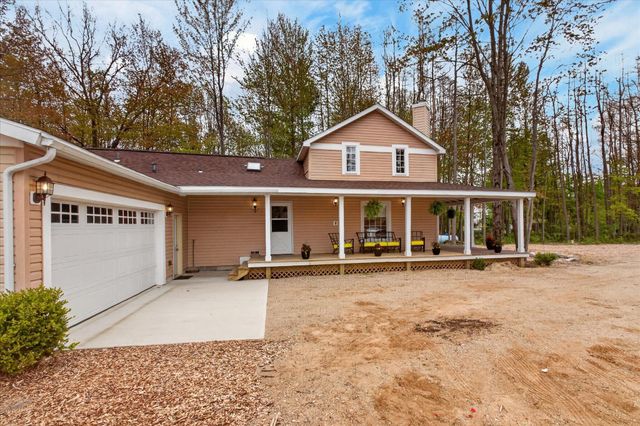 6811 116th Avenue, Ganges Twp, MI 49408