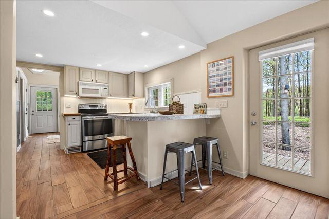 6811 116th Avenue, Ganges Twp, MI 49408