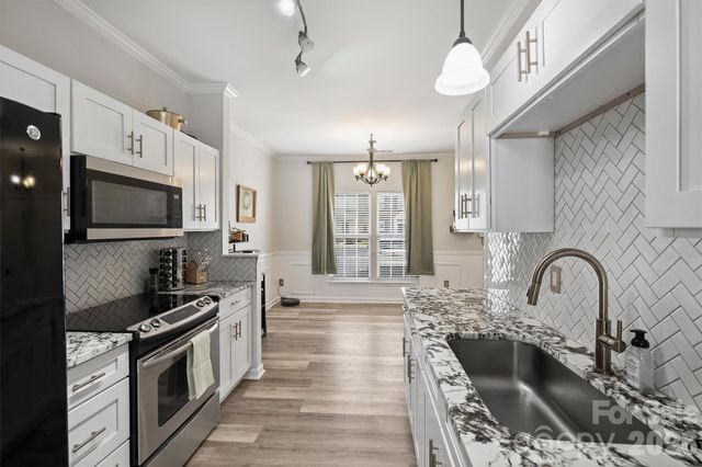 2002 Cramerton Village Drive, Cramerton, NC 28032