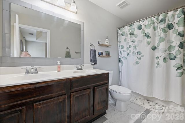 2002 Cramerton Village Drive, Cramerton, NC 28032
