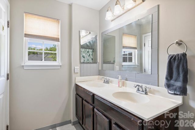 2002 Cramerton Village Drive, Cramerton, NC 28032