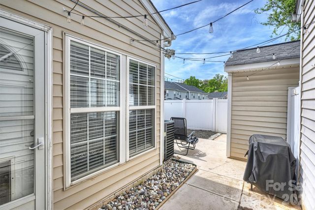 2002 Cramerton Village Drive, Cramerton, NC 28032