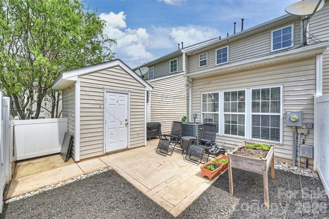 2002 Cramerton Village Drive, Cramerton, NC 28032