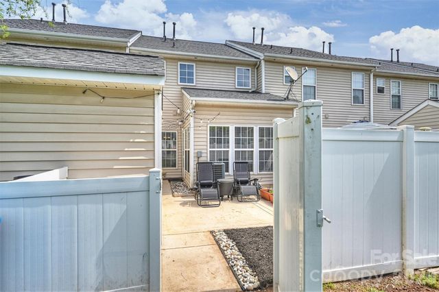 2002 Cramerton Village Drive, Cramerton, NC 28032