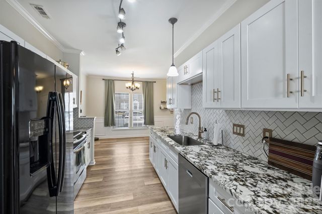 2002 Cramerton Village Drive, Cramerton, NC 28032