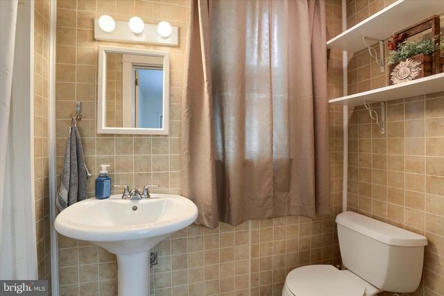 155 E EMAUS ST, Middletown, PA 17057
