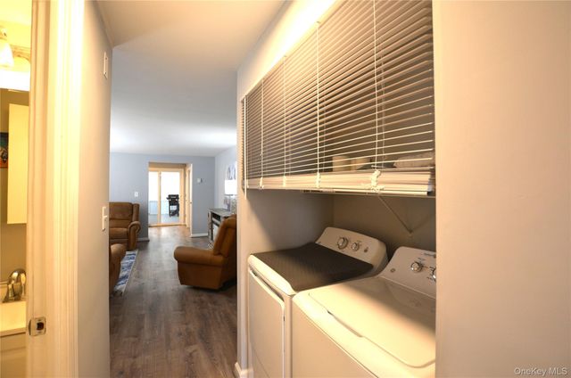 65A Village Circle W, Manorville, NY 11949