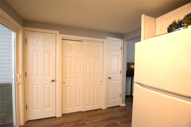 65A Village Circle W, Manorville, NY 11949