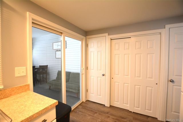 65A Village Circle W, Manorville, NY 11949