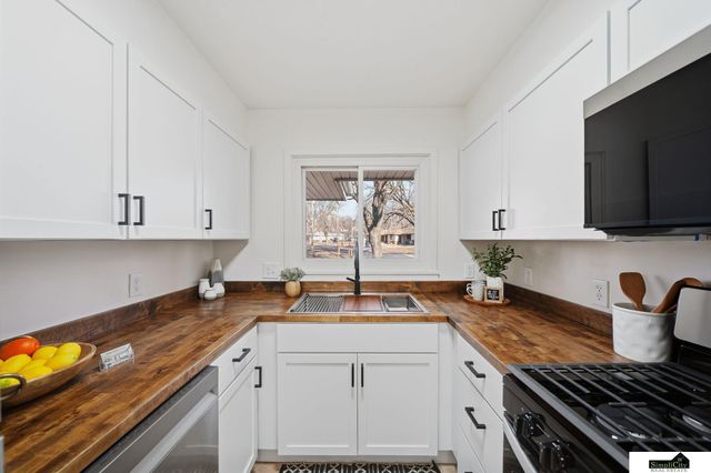 3324 Gott Circle, Lincoln, NE 68524