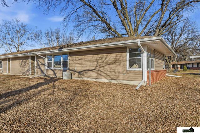 3324 Gott Circle, Lincoln, NE 68524