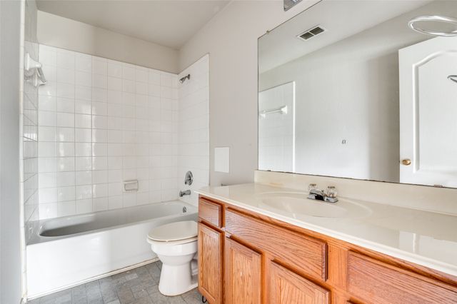 213 Balsam Grove Circle, Desoto, TX 75115