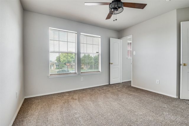 213 Balsam Grove Circle, Desoto, TX 75115