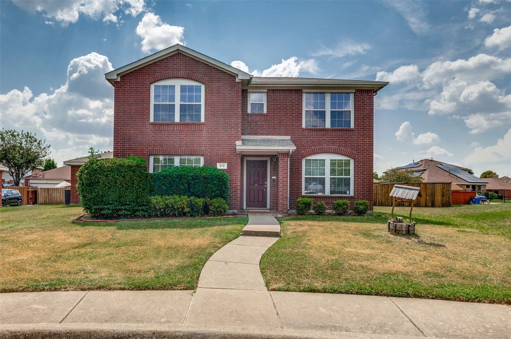 213 Balsam Grove Circle, Desoto, TX 75115
