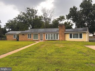 19 SPRUCE AVE, Bordentown, NJ 08505