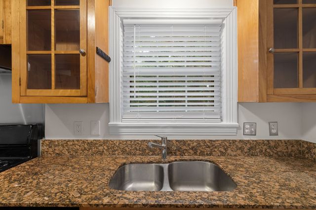 1005 Estes Rd, Nashville, TN 37215