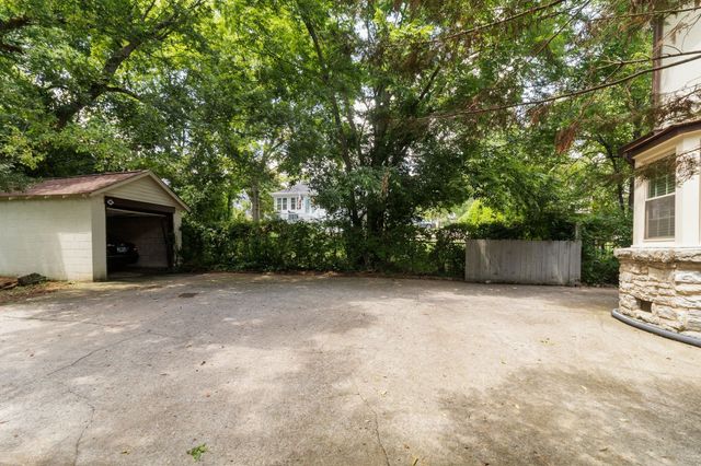 1005 Estes Rd, Nashville, TN 37215