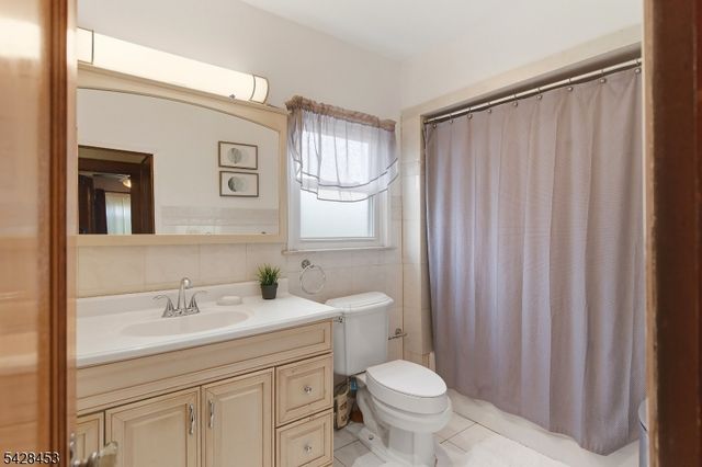 120 Montrose St, Newark City, NJ 07106