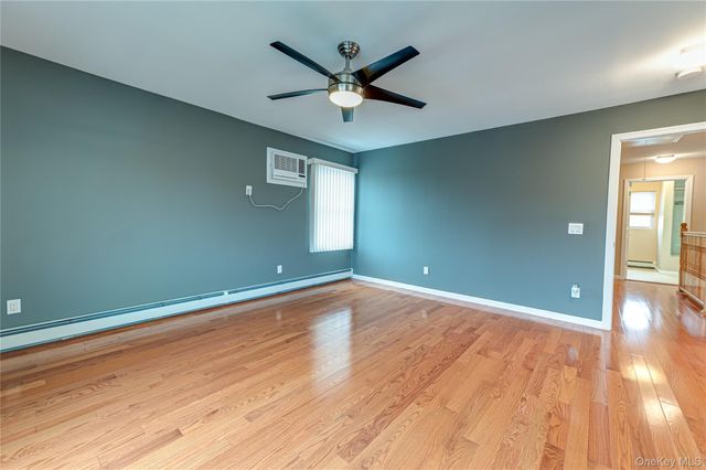5 Taylor Drive, Farmingdale, NY 11735