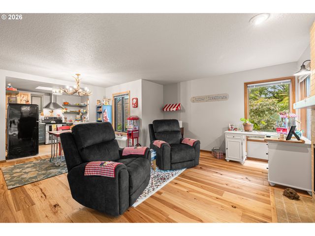 15015 Ne SACRAMENTO St 51, Portland, OR 97230
