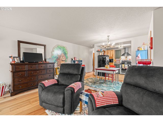 15015 Ne SACRAMENTO St 51, Portland, OR 97230