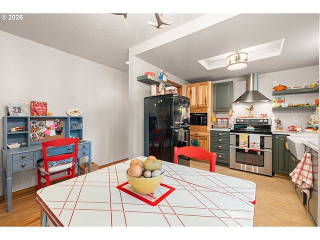 15015 Ne SACRAMENTO St 51, Portland, OR 97230