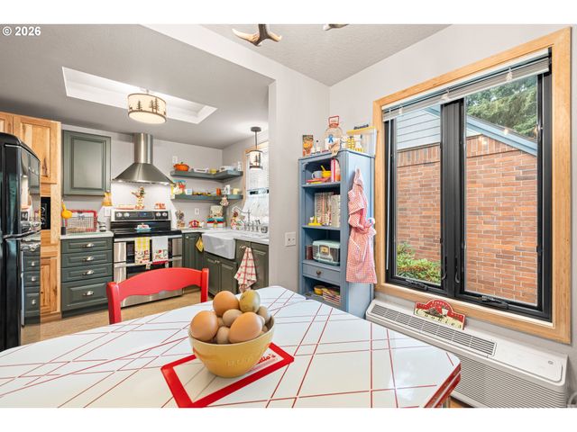 15015 Ne SACRAMENTO St 51, Portland, OR 97230