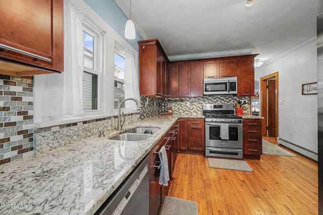 19 Pleasant Avenue, Amsterdam, NY 12010