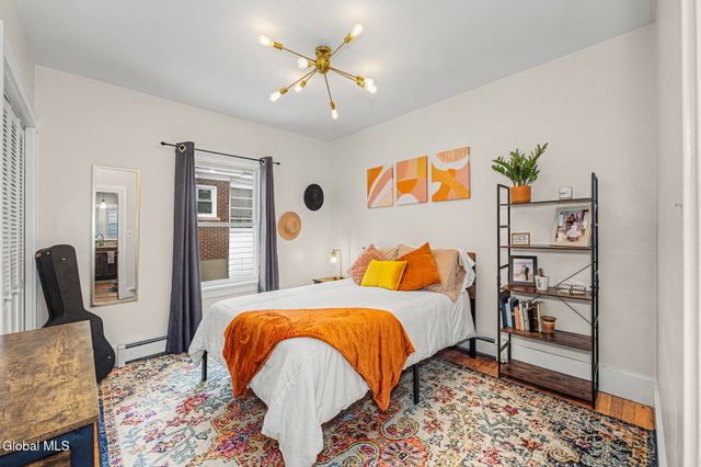 19 Pleasant Avenue, Amsterdam, NY 12010