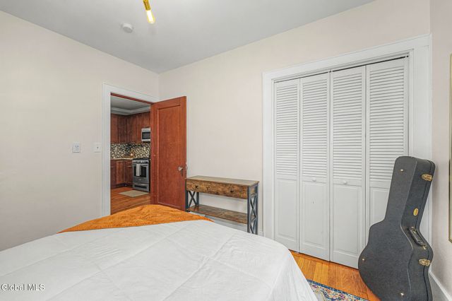 19 Pleasant Avenue, Amsterdam, NY 12010