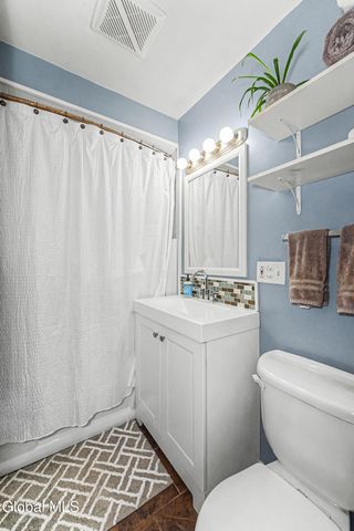 19 Pleasant Avenue, Amsterdam, NY 12010