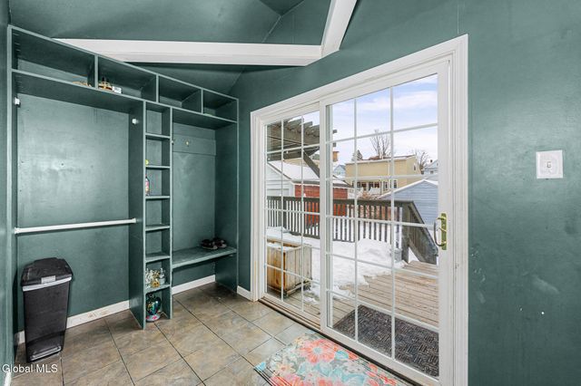 19 Pleasant Avenue, Amsterdam, NY 12010