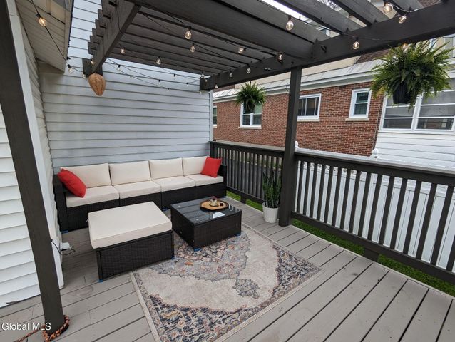 19 Pleasant Avenue, Amsterdam, NY 12010