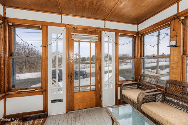 19 Pleasant Avenue, Amsterdam, NY 12010