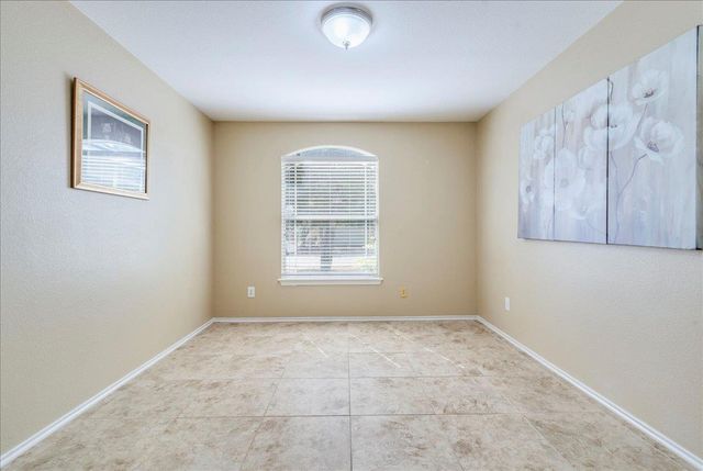 17920 Honey Locust LN, Elgin, TX 78621