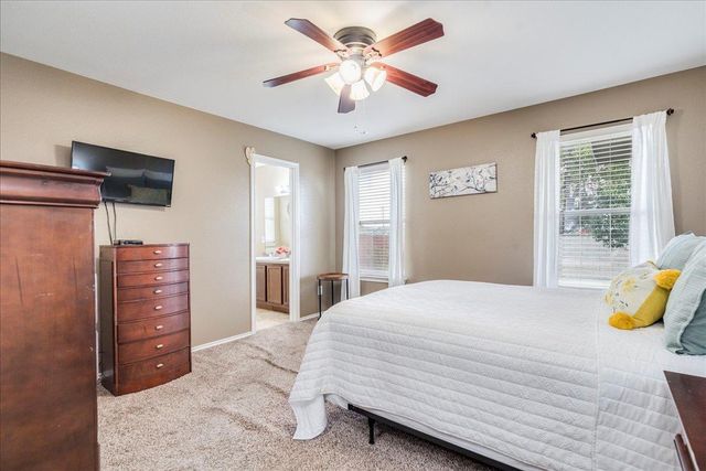 17920 Honey Locust LN, Elgin, TX 78621